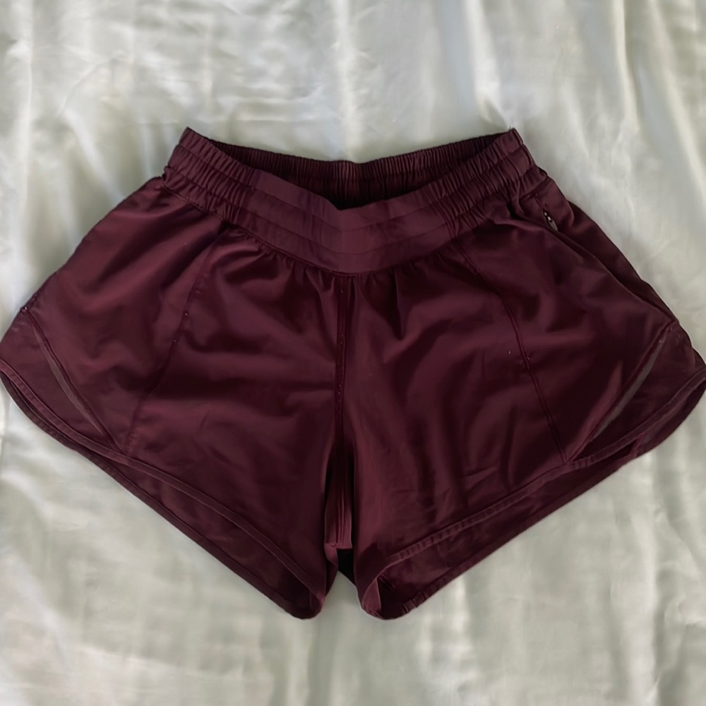 Lululemon hotty hot shorts maroon women US size 6